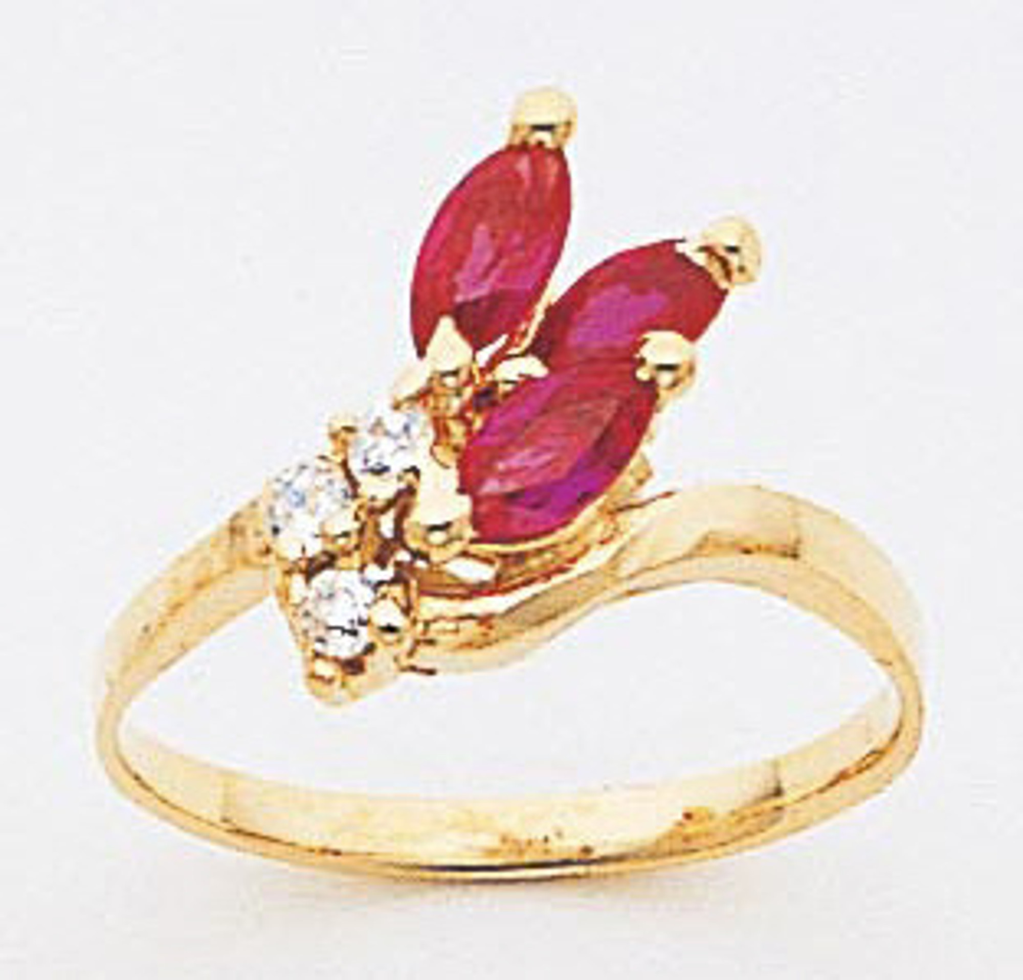 14K Yellow Gold 15Mm Ladies Synthetic Ruby Ring