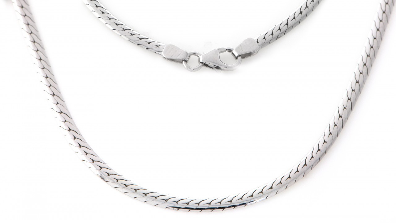 14k White Gold 2.5mm Oval Herringbone Chain Necklace 24 Inches