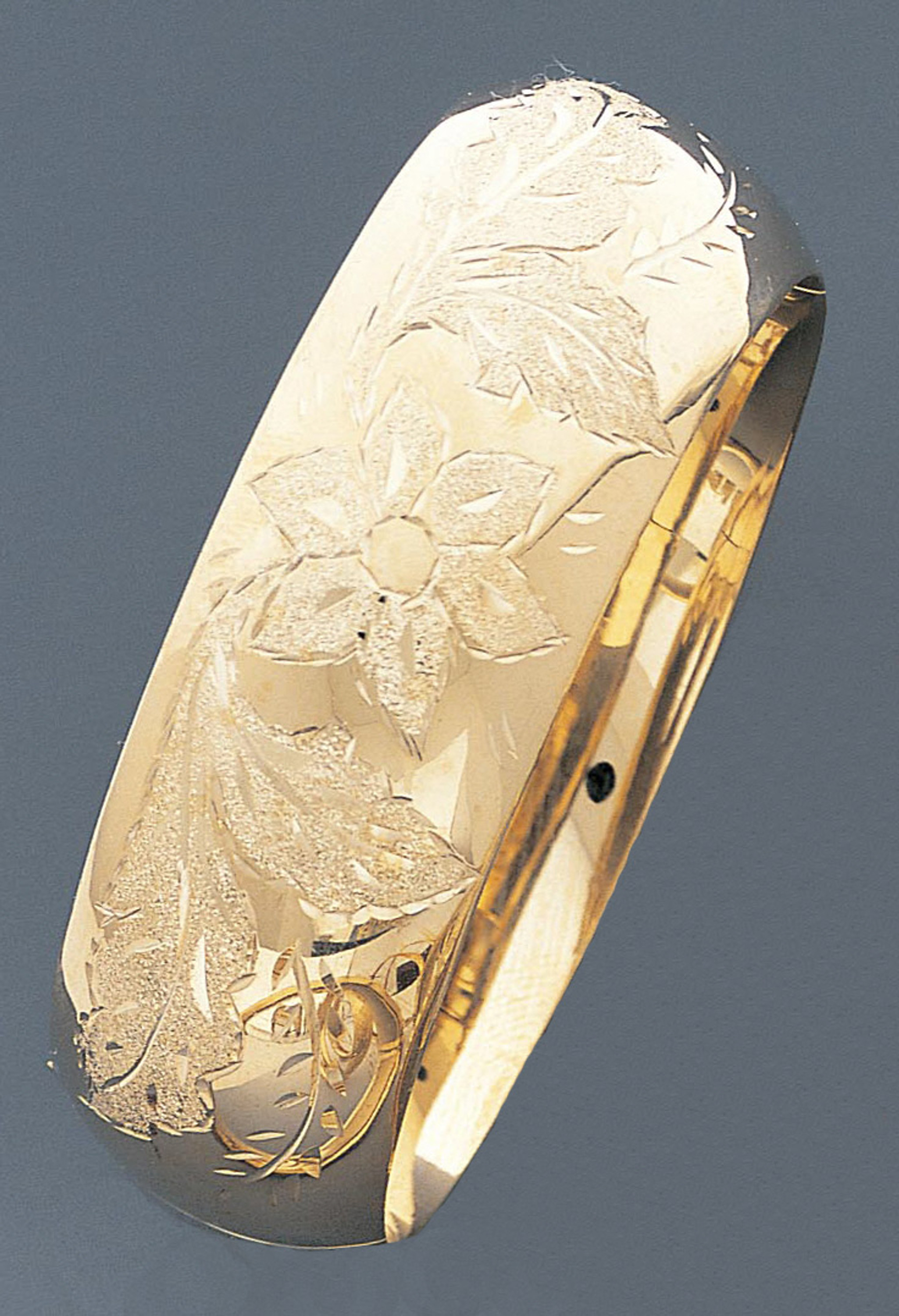 14k Gold 20mm Wide Hollow Hinged Bangle 7.0" 14k Gold 20mm Wide Hollow Hinged Bangle 7.0"