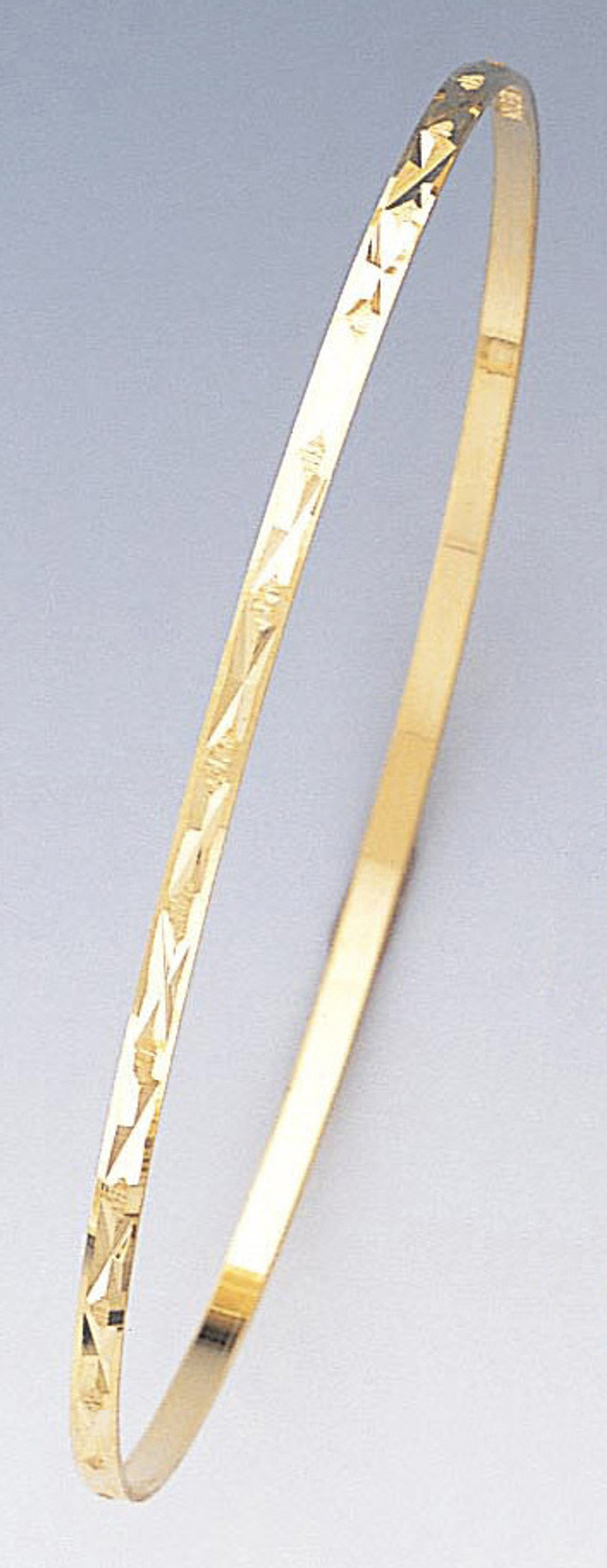 14k Gold 2mm Wide Engraved Stars Pattern Slip-on Solid Bangle Regular 14k Gold 2mm Wide Engraved Stars Pattern Slip-on Solid Bangle Regular