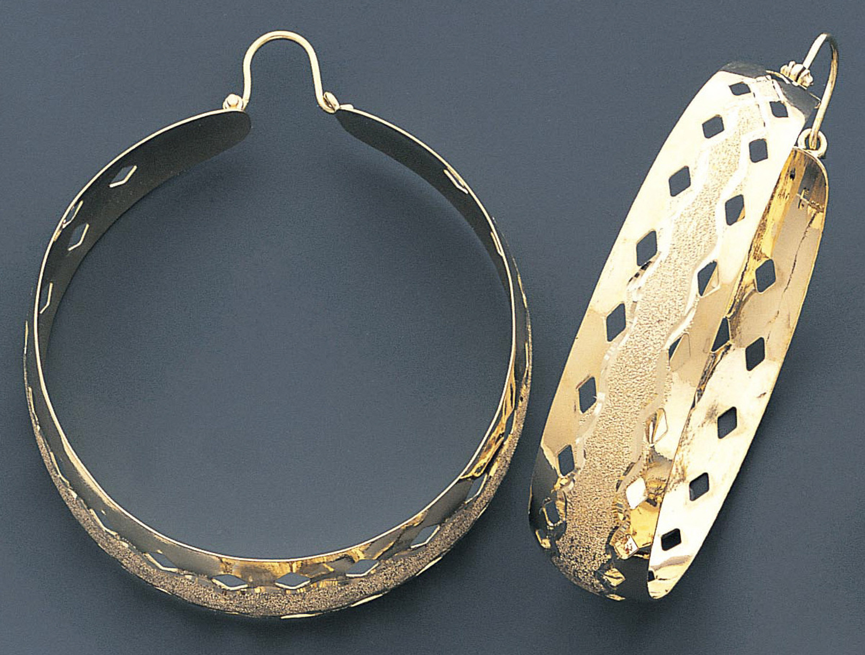 14k Gold Bangle Earrings 15mm W X 54mm D 14k Gold Bangle Earrings 15mm W X 54mm D
