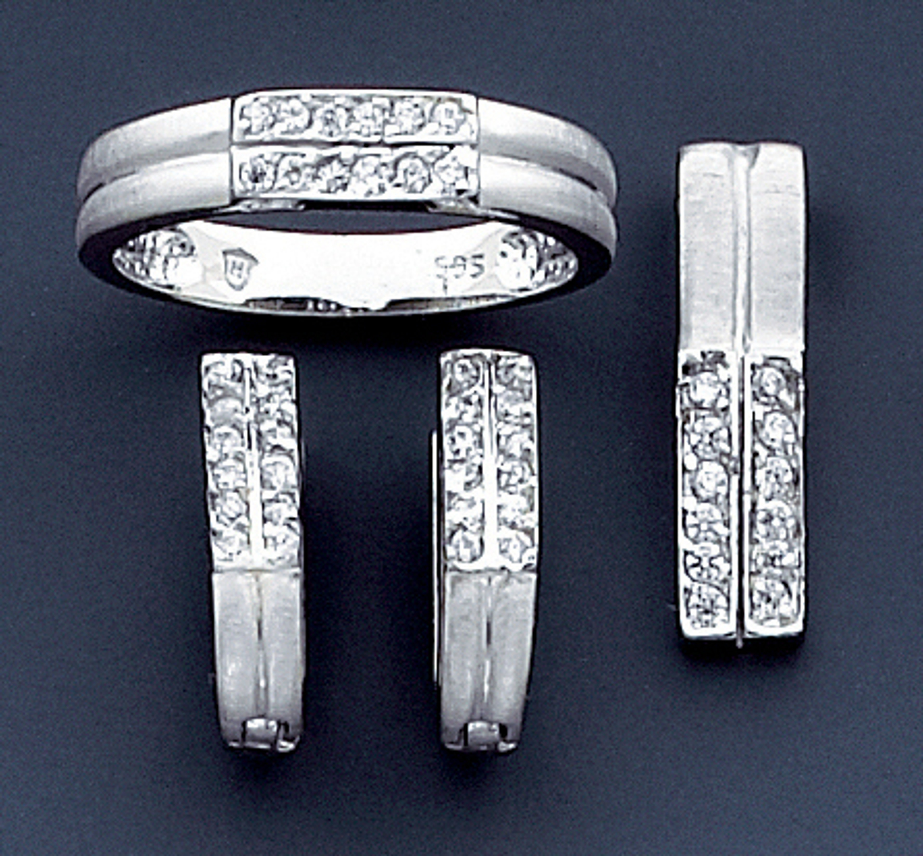 14k White Gold Pendant, Ring And Earrings Set With Cubic Zirconia --7189 14k White Gold Pendant, Ring And Earrings Set With Cubic Zirconia --7189