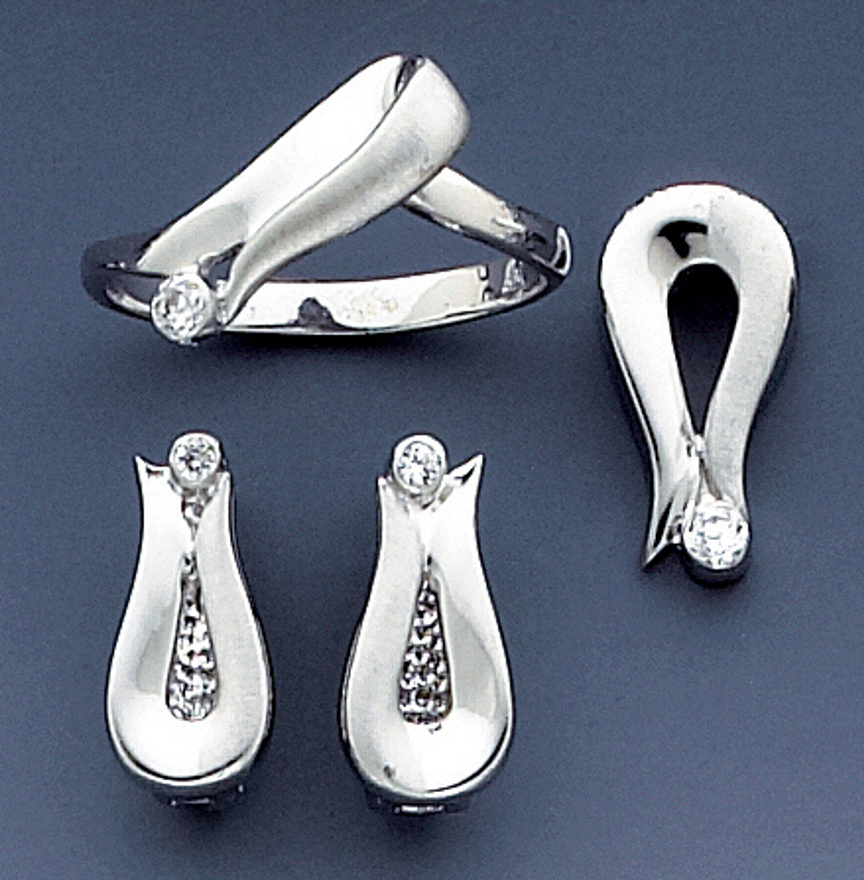 14k White Gold Pendant, Ring And Earrings Set With Cubic Zirconia --7194 14k White Gold Pendant, Ring And Earrings Set With Cubic Zirconia --7194