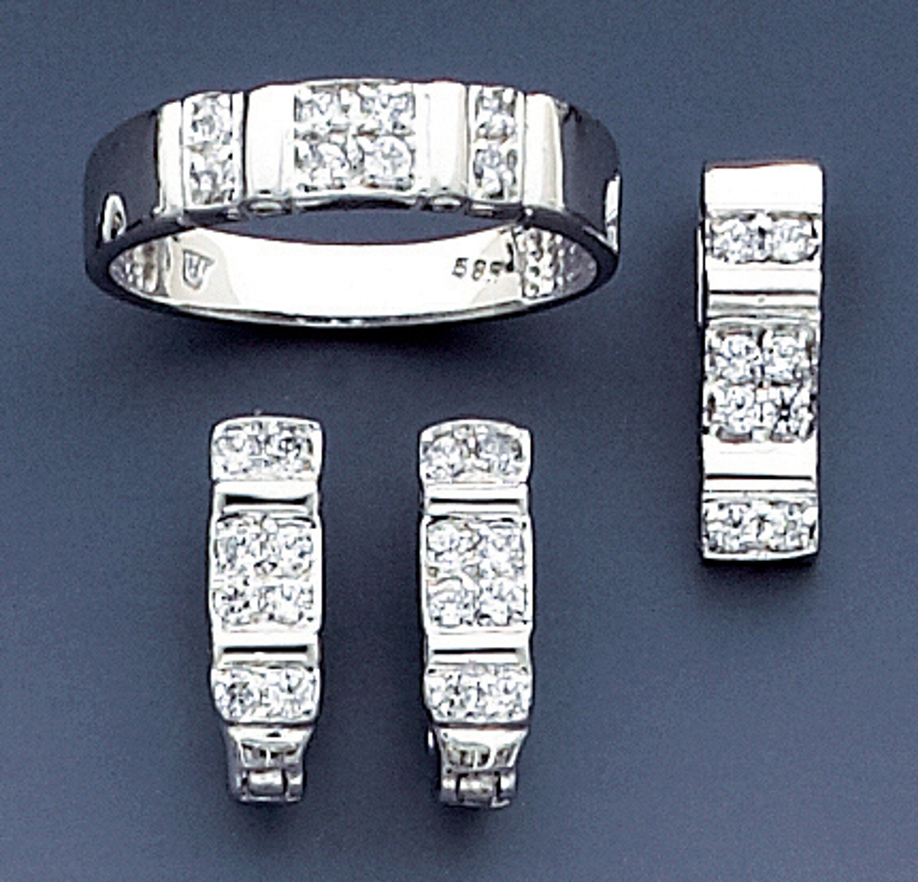 14k White Gold Pendant, Ring And Earrings Set With Cubic Zirconia --7195 14k White Gold Pendant, Ring And Earrings Set With Cubic Zirconia --7195
