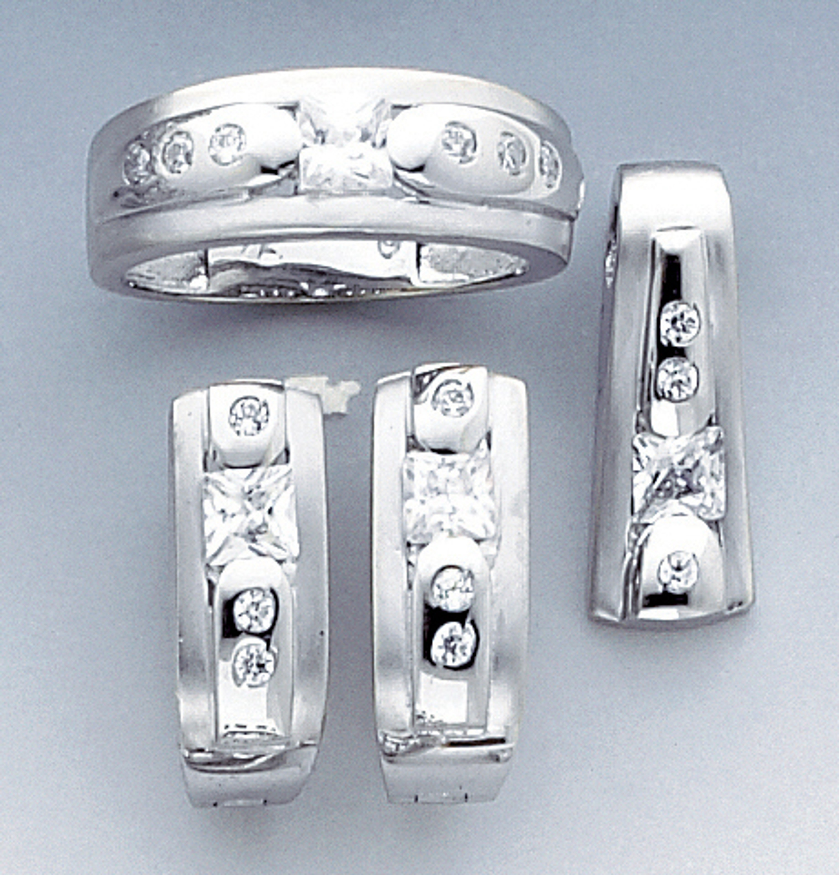 14k White Gold Pendant, Ring And Earrings Set With Cubic Zirconia --7206 14k White Gold Pendant, Ring And Earrings Set With Cubic Zirconia --7206