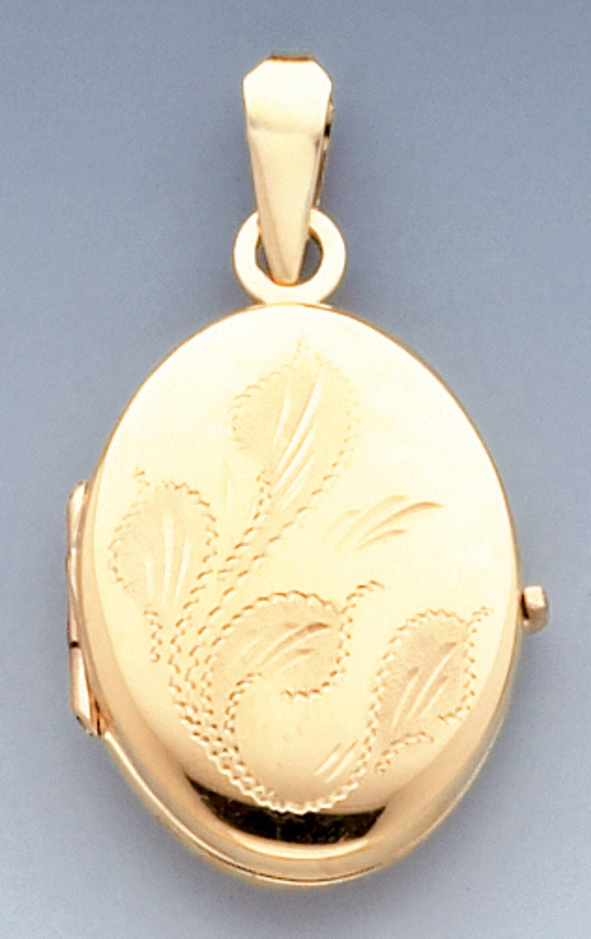 14k Gold 37mm Oval Shape Locket With Flower Engraveing 14k Gold 37mm Oval Shape Locket With Flower Engraveing