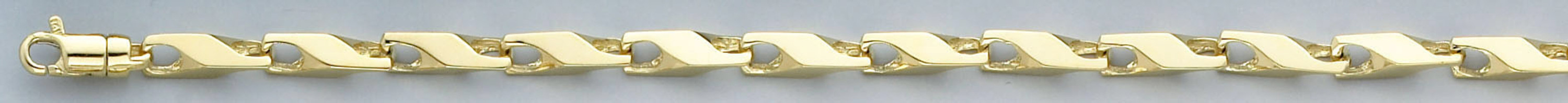 18k Gold Fancy Hand Made Chain 4.3mm 22 Inches 18k Gold Fancy Hand Made Chain 4.3mm 22 Inches