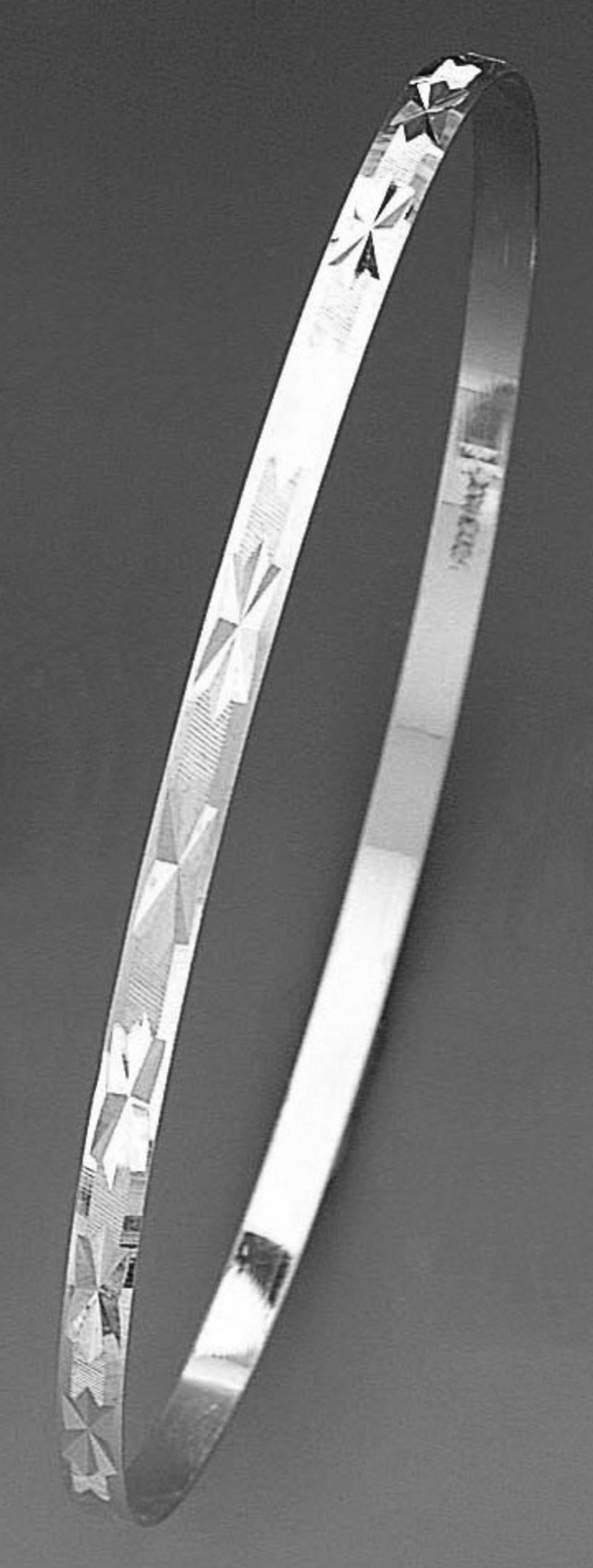 14k WhiteGold Star 3.5mm Wide Engraved Slip-on Solid Bangle 7.5 Inches 14k WhiteGold Star 3.5mm Wide Engraved Slip-on Solid Bangle 7.5 Inches