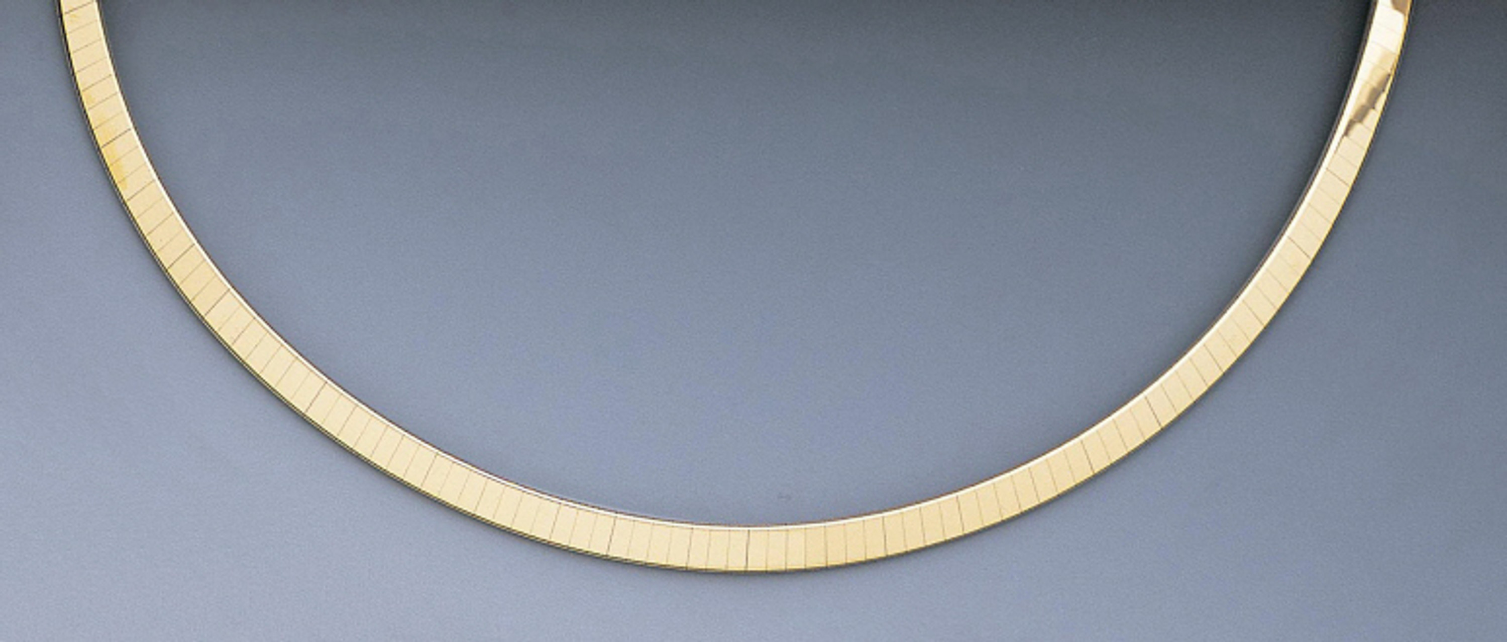 18k Yellow Gold 4mm Flat Omega Necklace 18 Inches 18k Yellow Gold 4mm Flat Omega Necklace 18 Inches