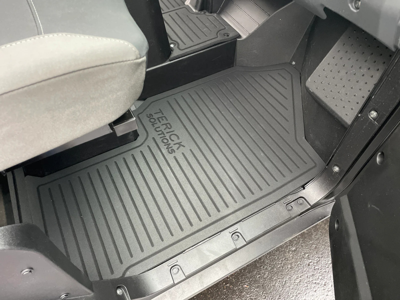 Kawasaki Ridge XL Crew Floor Mat Kit (2025+) | UTV Direct