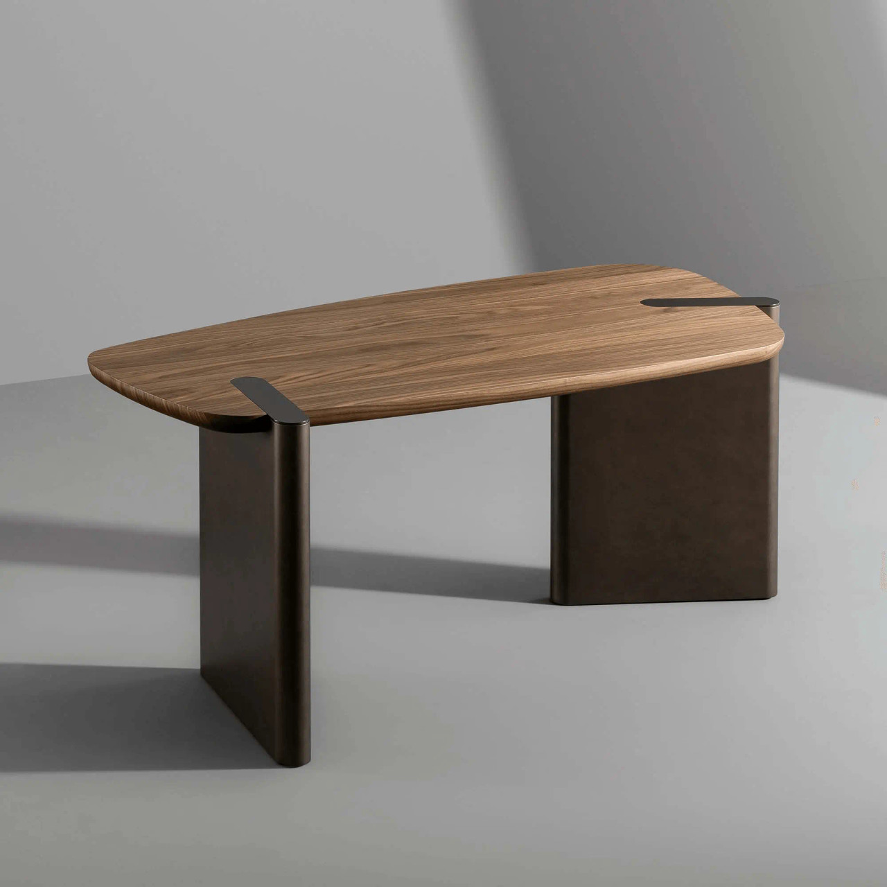 WALNUT - Shown here in the Canaletto Walnut top