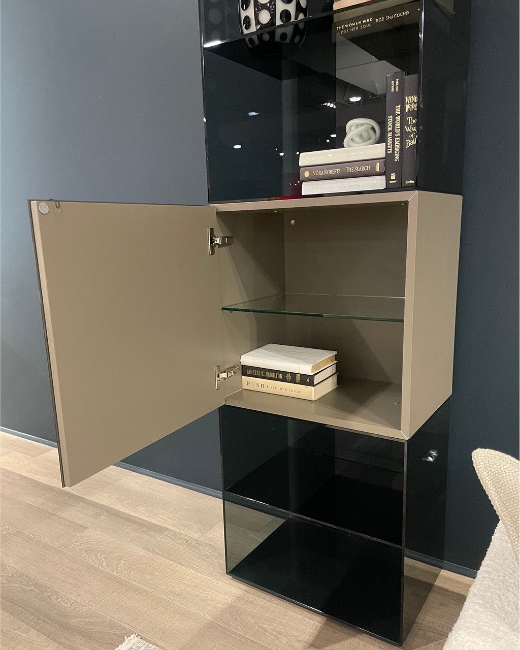 36e8 Tall Cabinet/Curio - 01