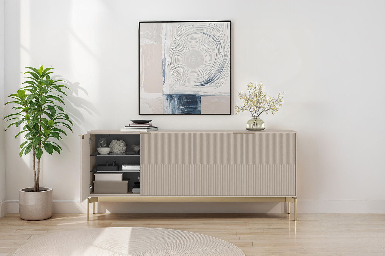 DUNE/BRASS - Shown here with the Dune case and Brass base