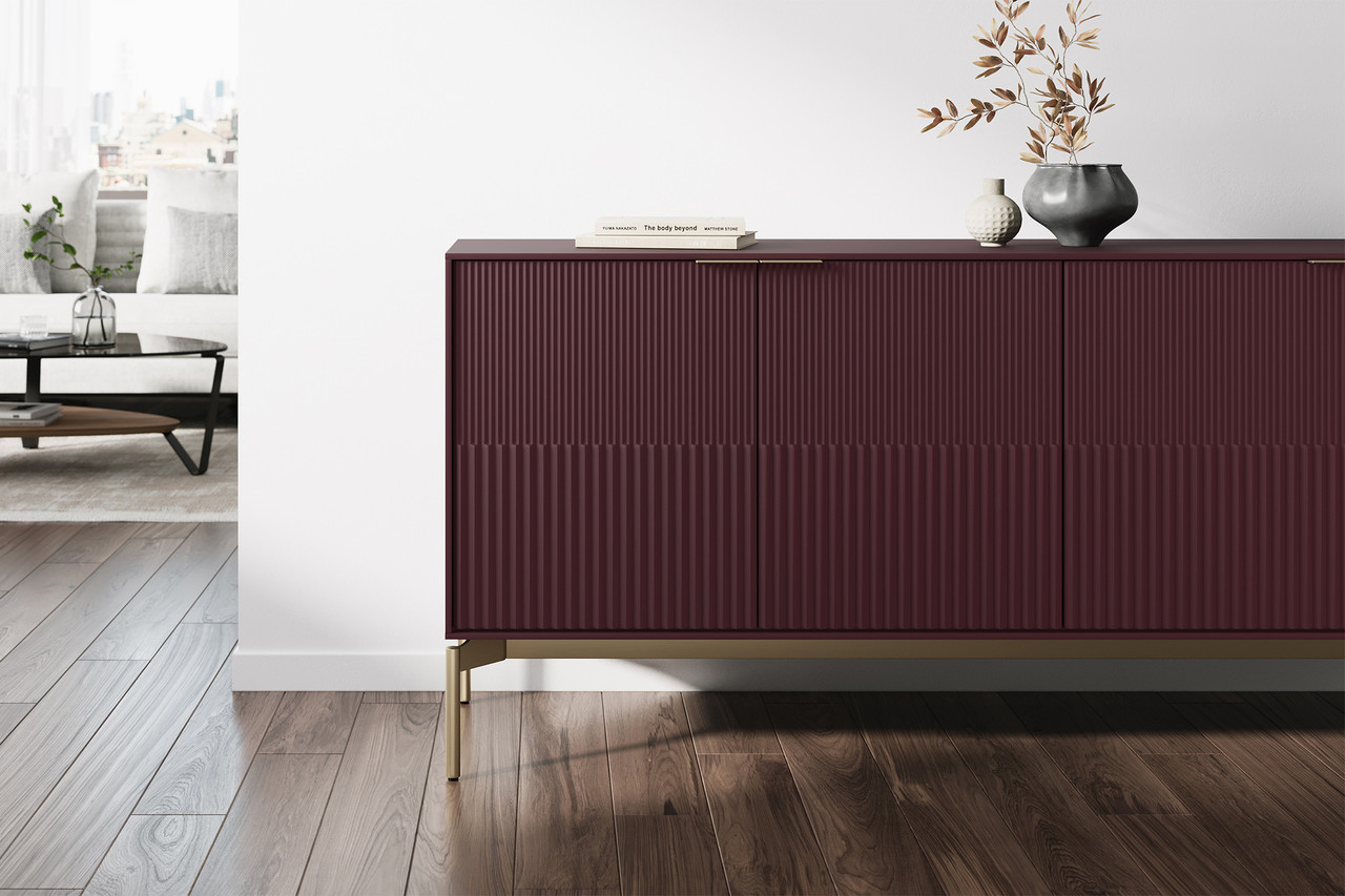 MERLOT/BRASS - Shown here with the Merlot case and Brass base