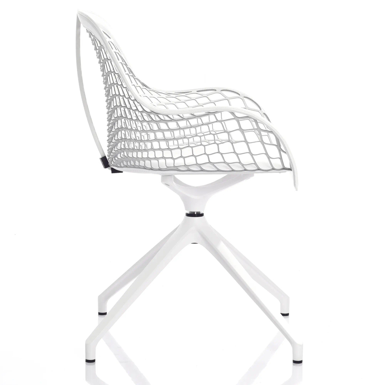 Guapa Swivel Arm Chair