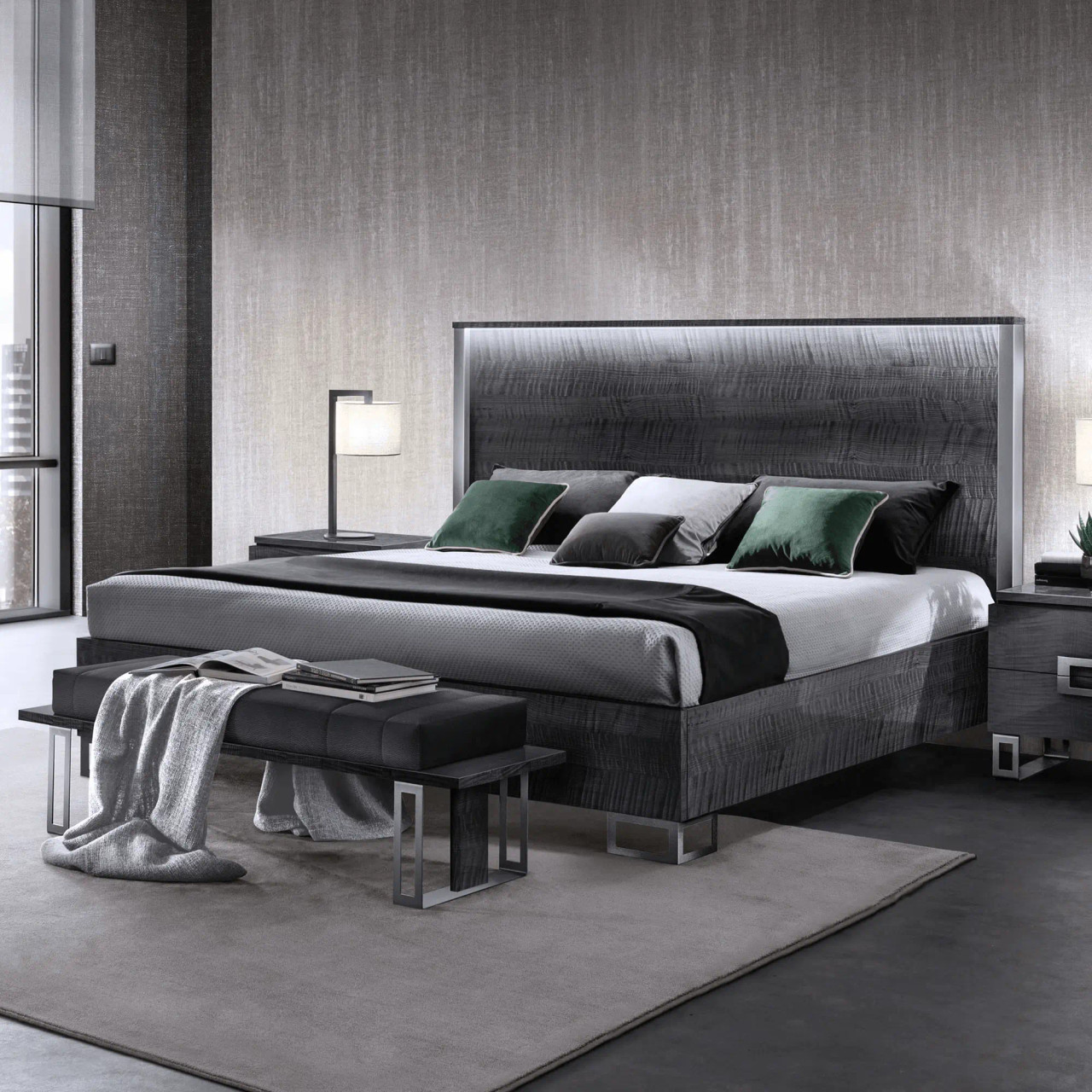 Moderna King Size Bed