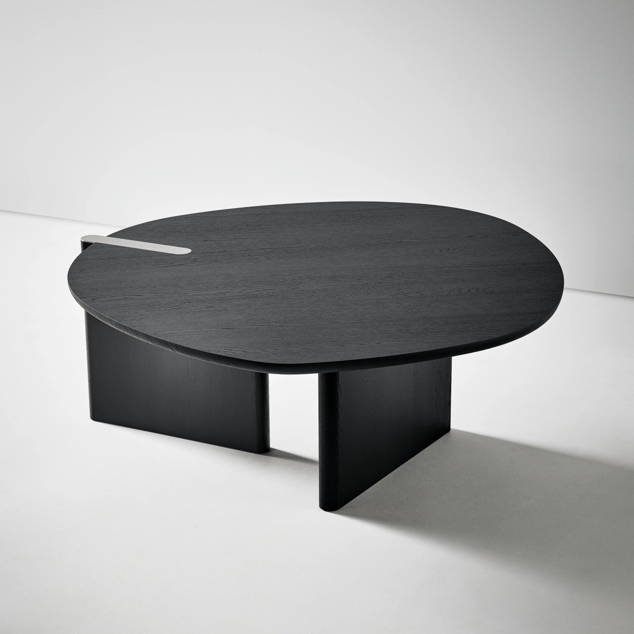 Flatiron Round Dining Table