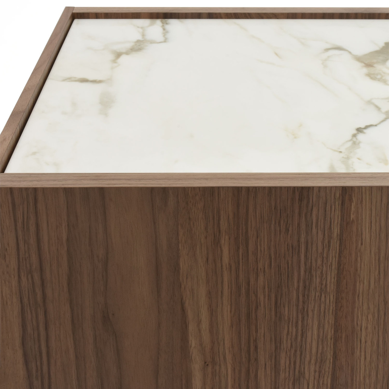 CALCATTA - Shown here with the Calcatta top