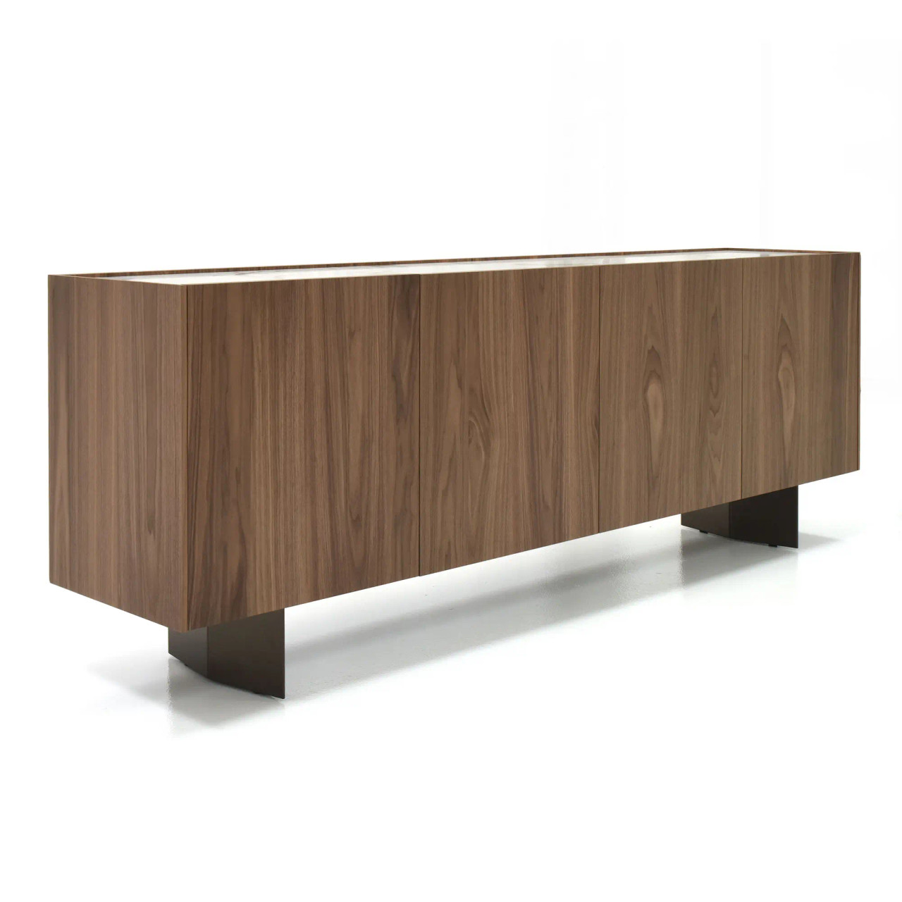 CALCATTA - Shown here with the Calcatta top