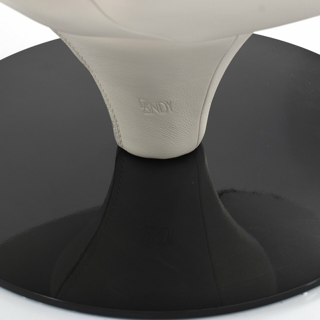 IVORY - Ivory leather with Dark Chrome Base