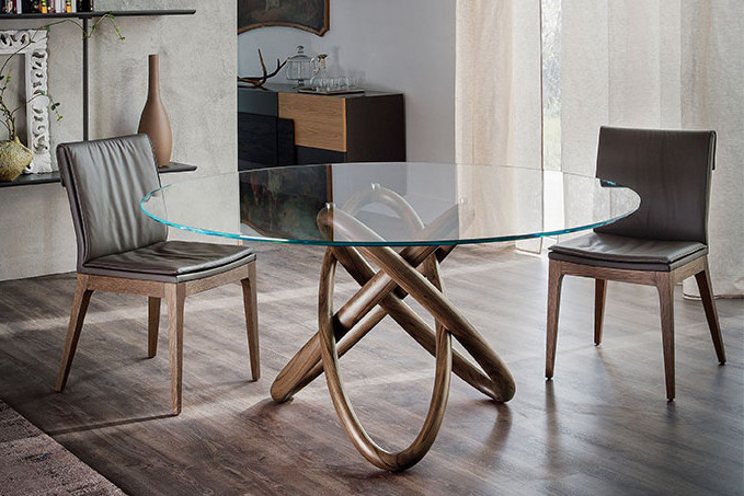 Carioca Round Dining Table