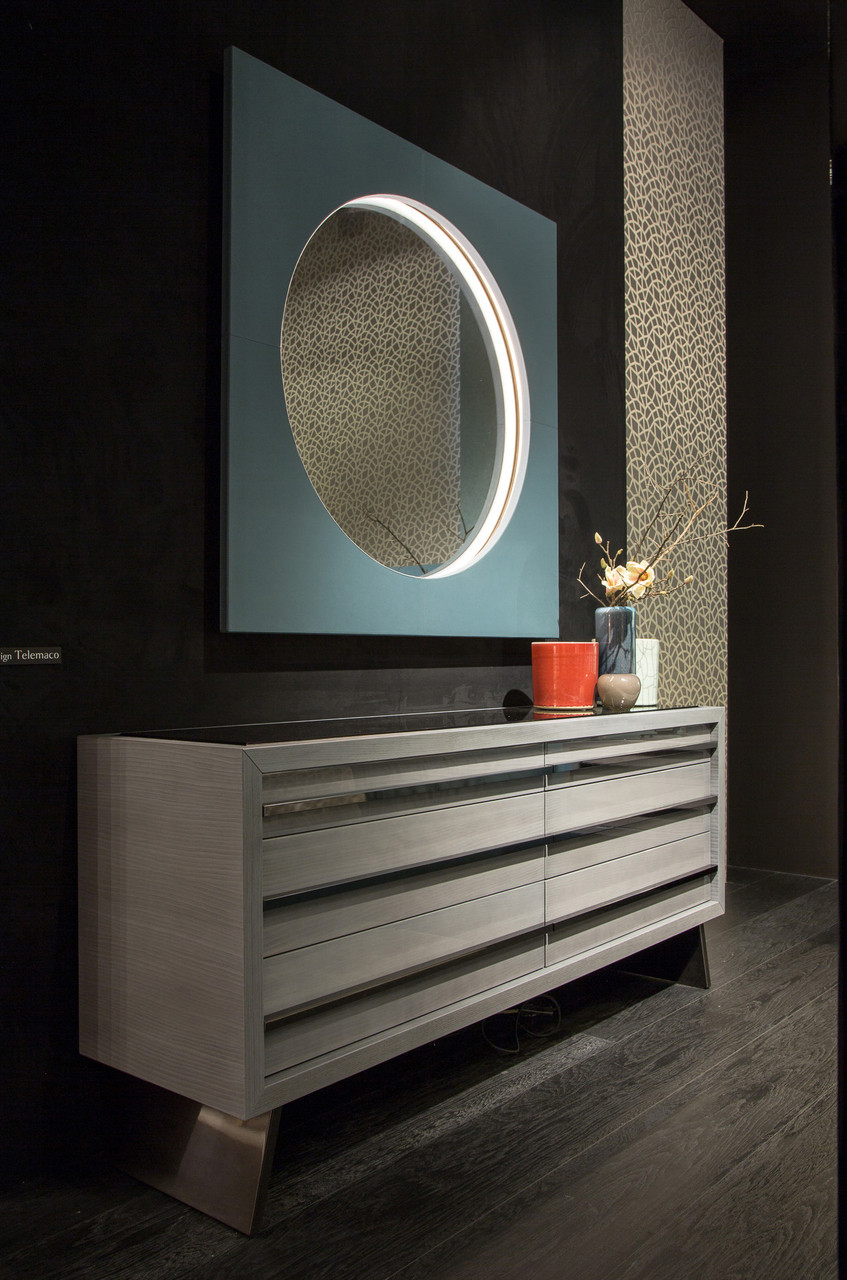BLACK || GREY - Shown here in the Grey color option