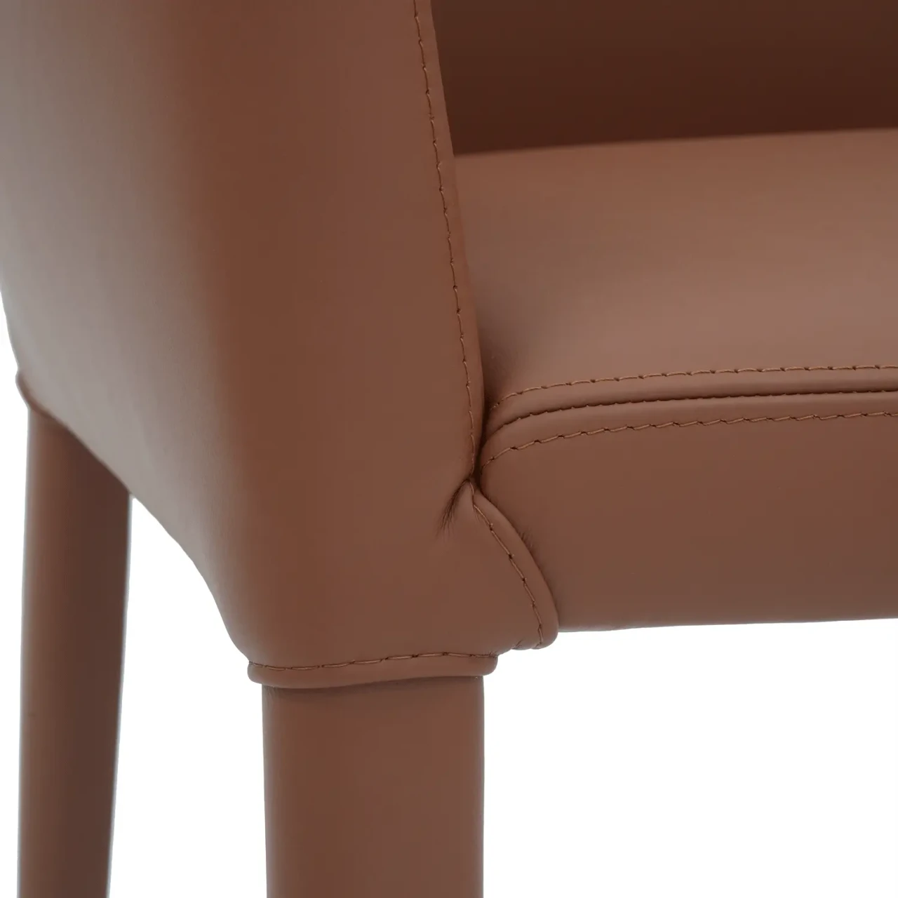COGNAC LEATHER - Bella Hp Arm Chair Leather Detail