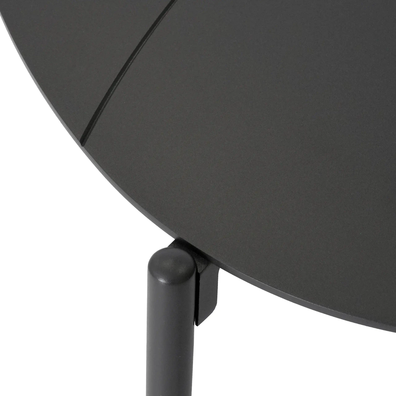 Closeup - Laguna Cocktail Table Aluminum Frame