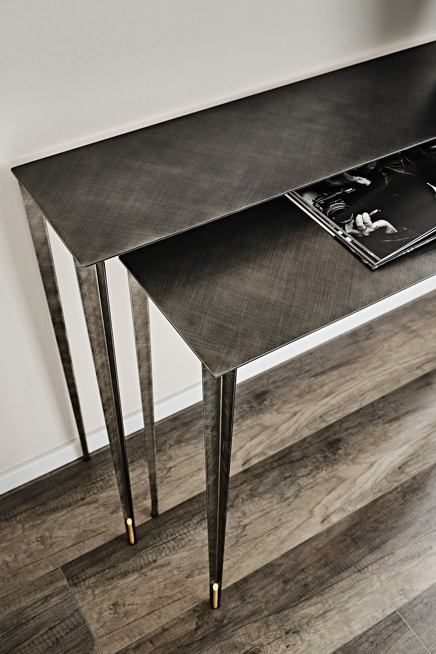 BRUSHED BRONZE - Shown here in the Brushed Bronze finish option