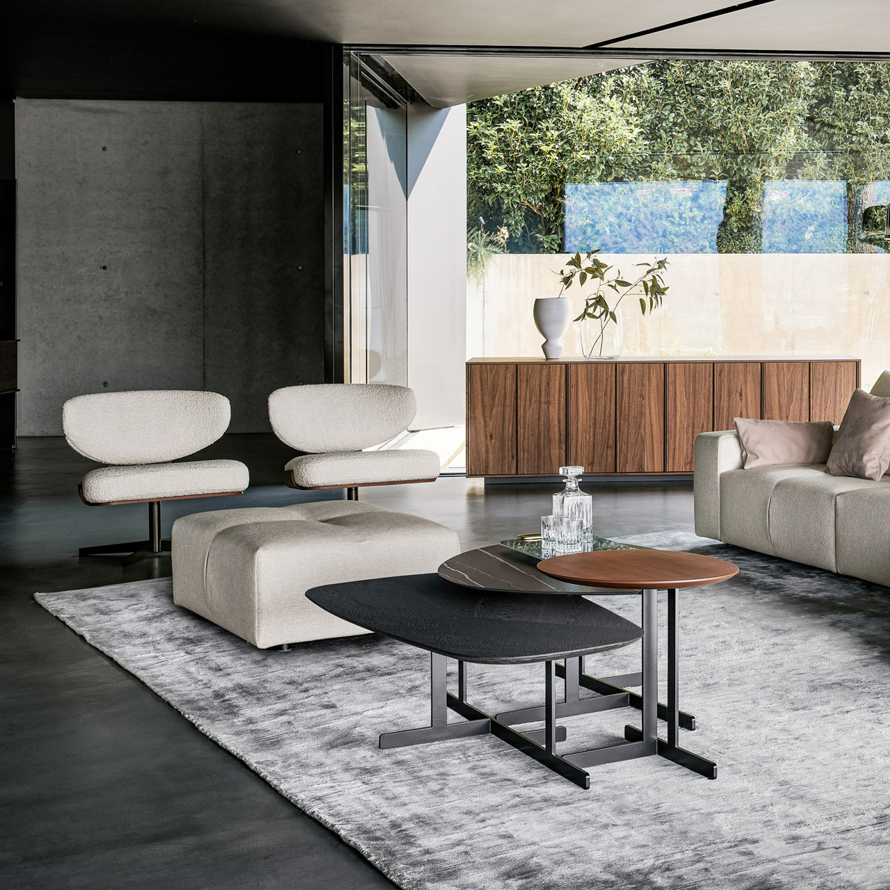 Olos Occasional Swivel Chair