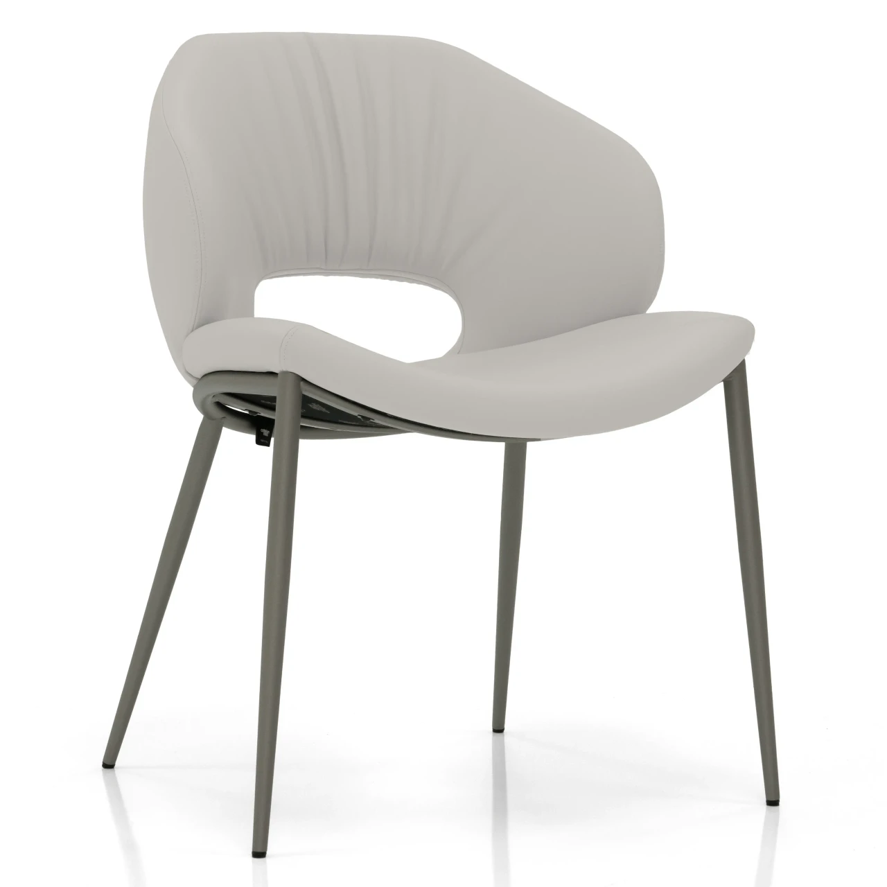 CANOVA - Modern light grey leather dining chair with curved cutout back and slim metal legs, three-quarter front view.