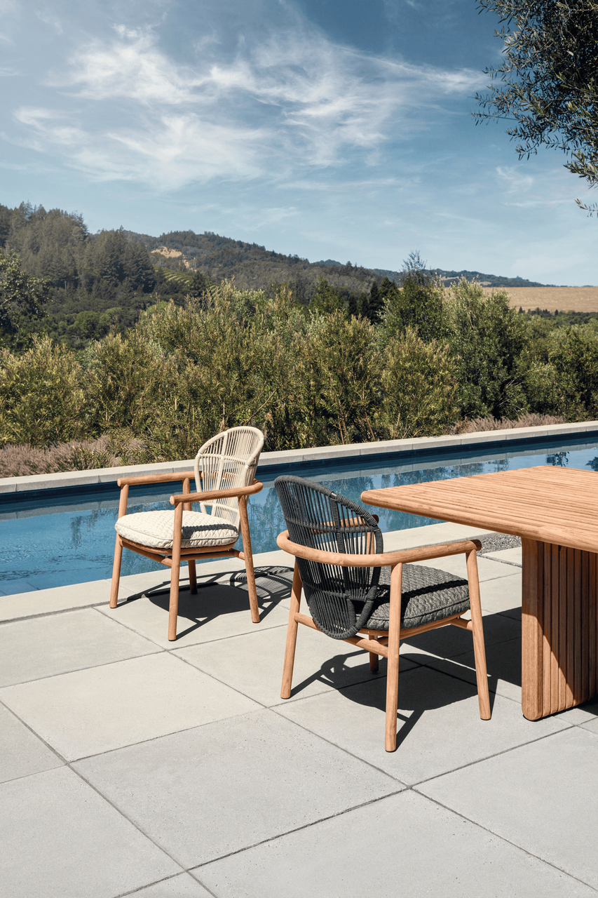 METEOR/RAVEN || WHITE/DUNE - Image Courtesy of Gloster Furniture, Inc.