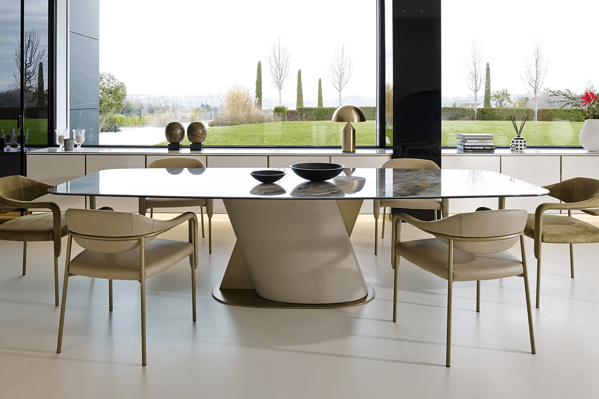 Venus Dining Table