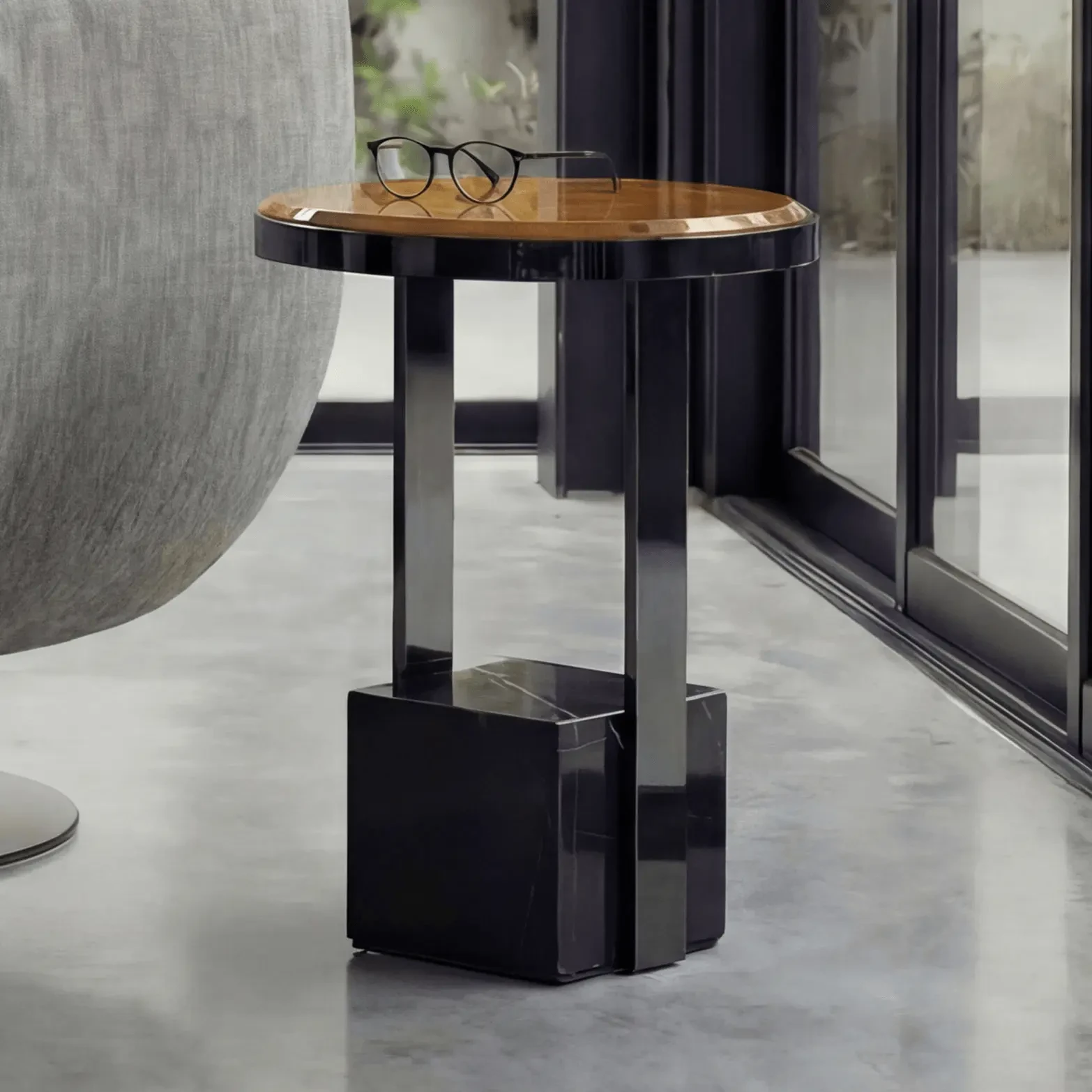 AMBER LACQUER - Malerba Black & More accent table, Hermes cedar lacquer wood top, black chrome frame, marble base, living room, side view