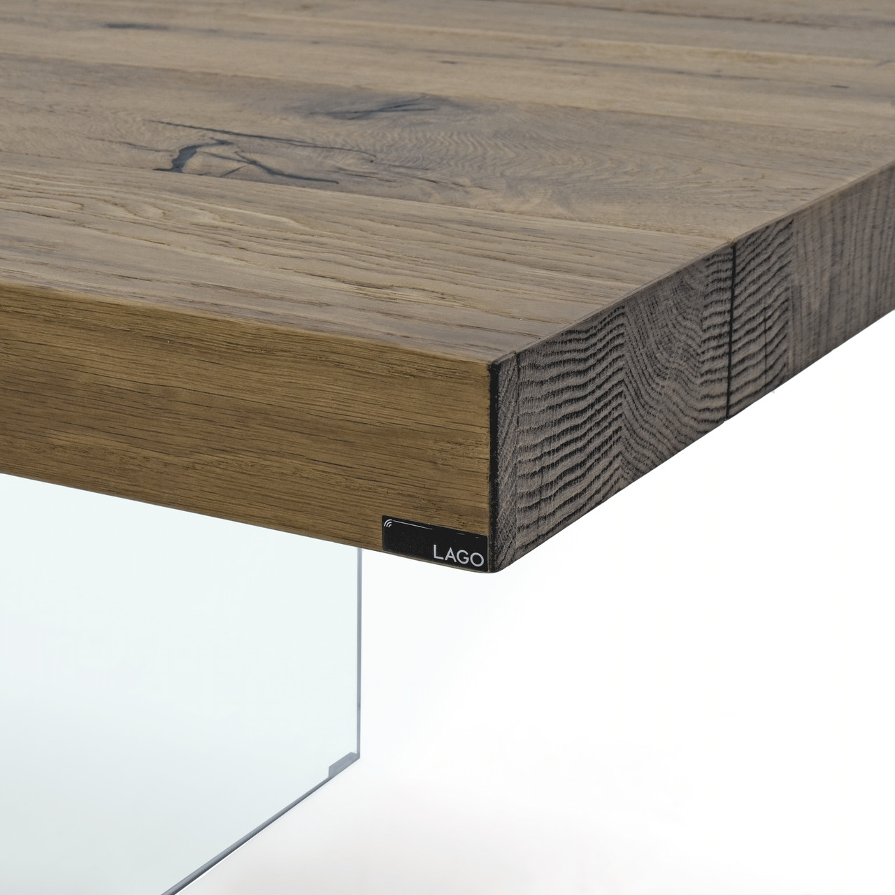 Closeup - Air Wildwood Dining Table Woodgrain Detail