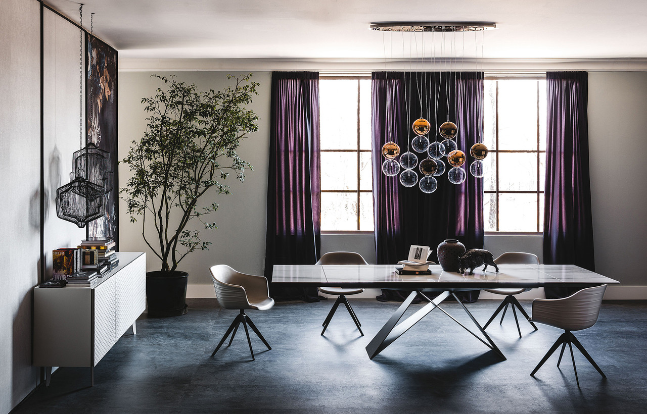 OVAL || ROUND - Shown here in the Oval style