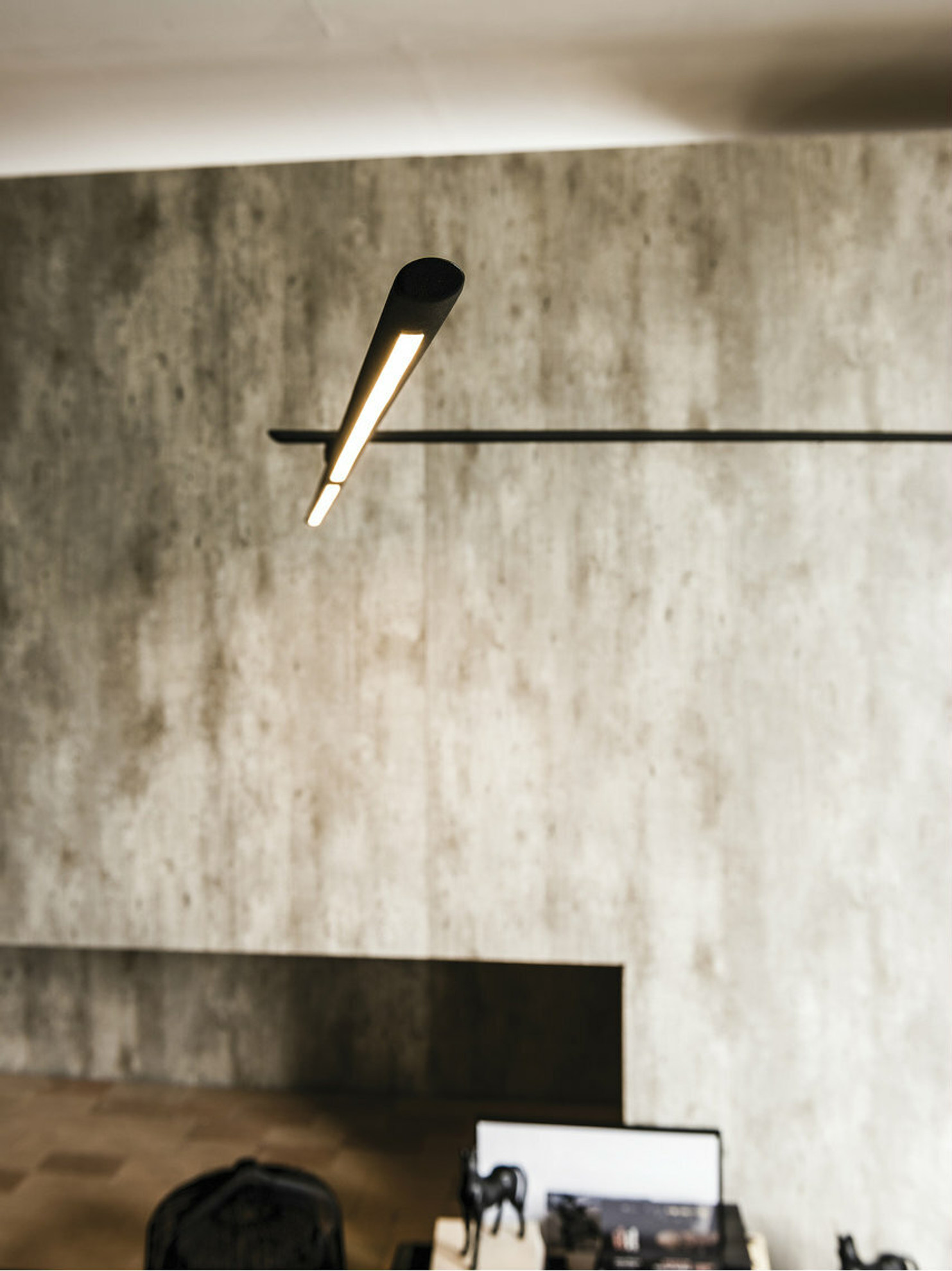 Stealth Floor Lamp - Cantoni