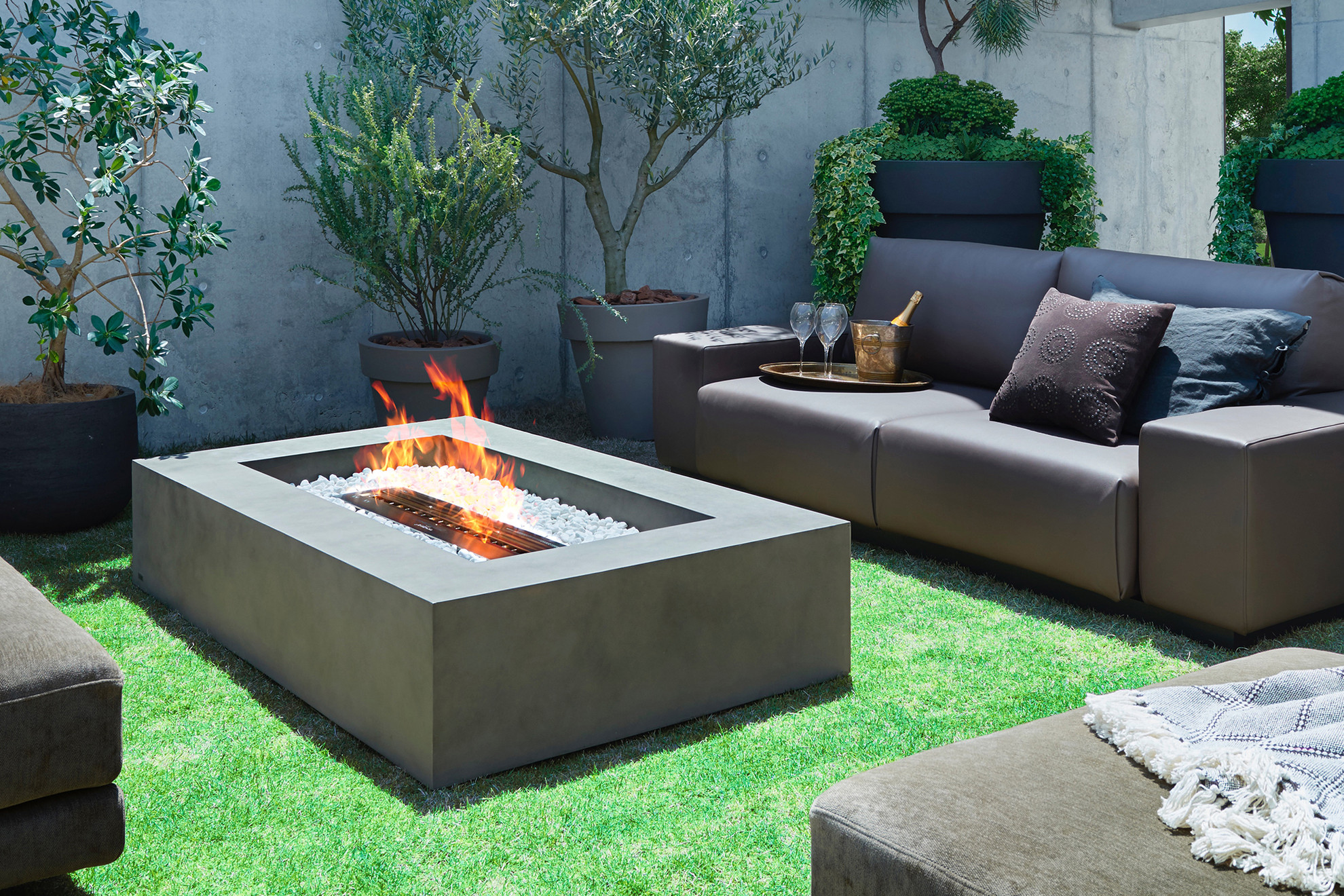 マーブルフィーバーフィールド1式 Warf 65 Fire Table - Teak - Cantoni