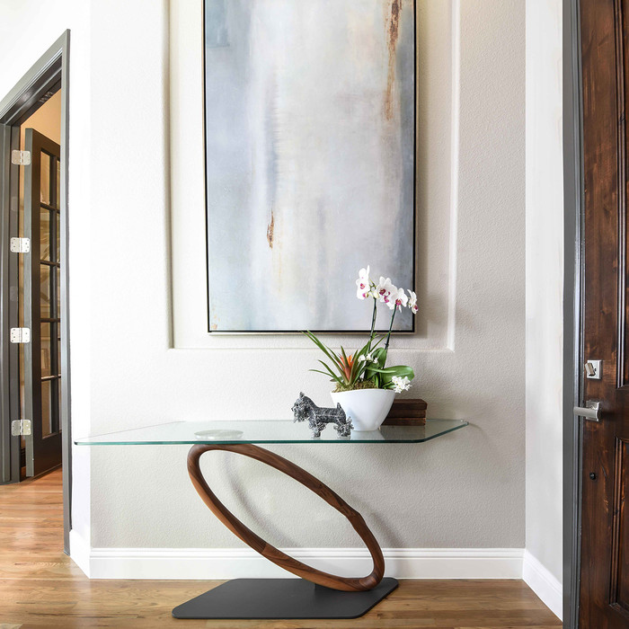 Tour Console Table