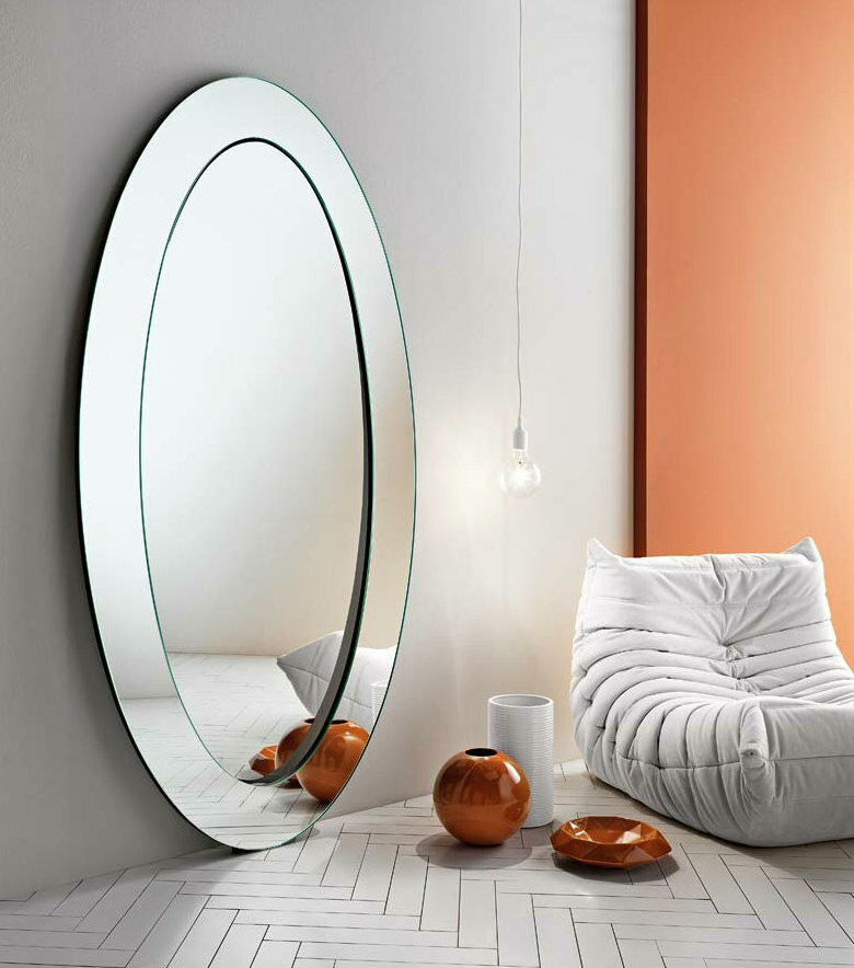 Gerundio Oval Floor Mirror Shown Staged