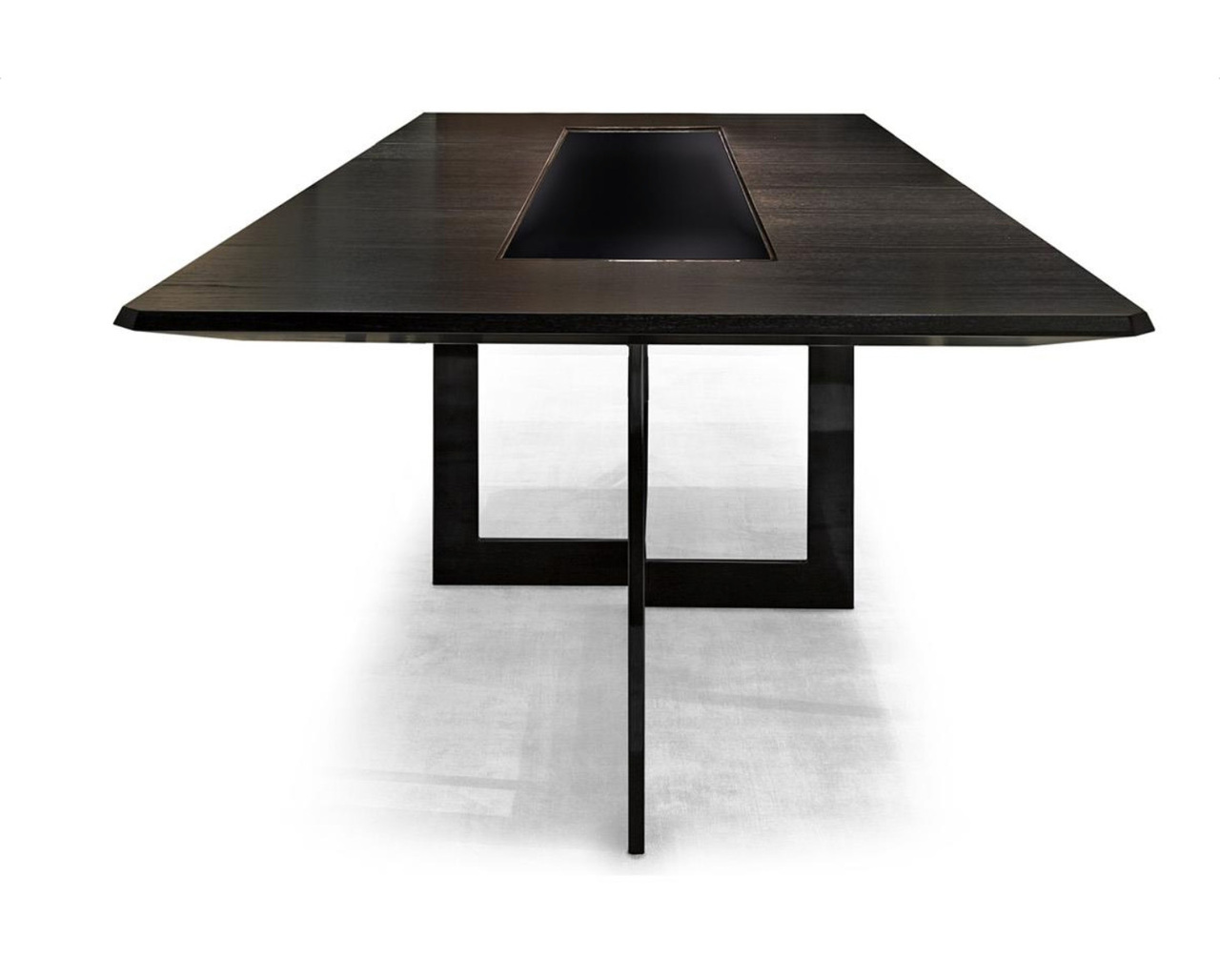 PERFECT TIME DINING TABLE