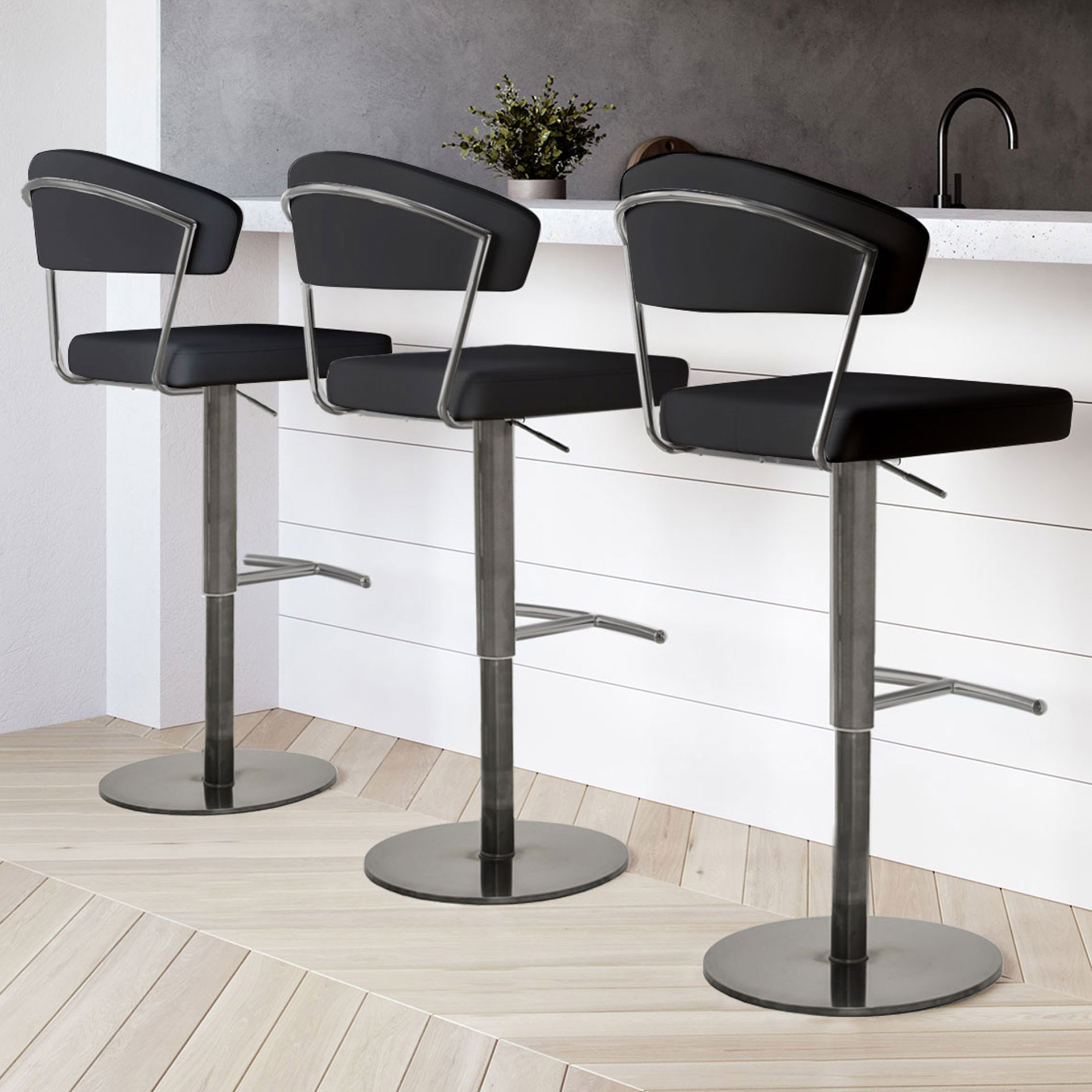 Manhattan Bar Stool Black Base Cantoni