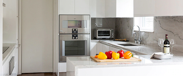 An Ideal, All-White Kitchen