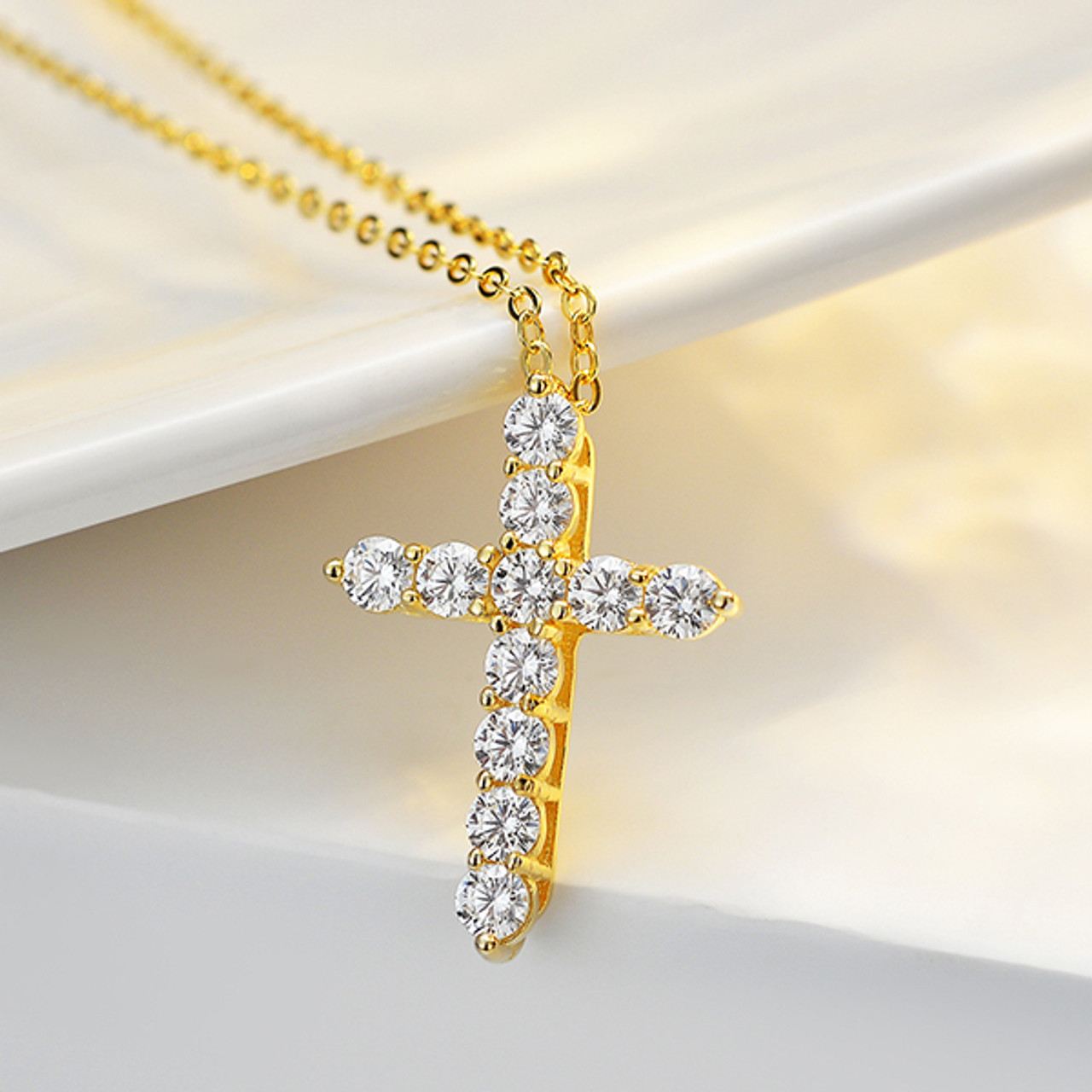 14K Gold Plated Cross Pendant Necklace | Affordable Everyday Jewelry – PAVOI