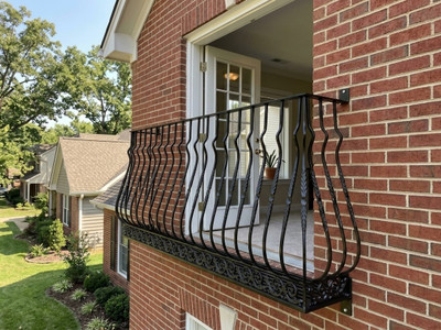 Iron-Lady Baroque Faux