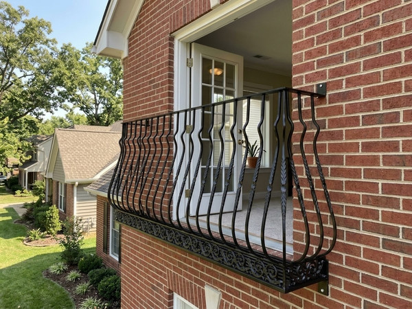 Iron-Lady Baroque Faux