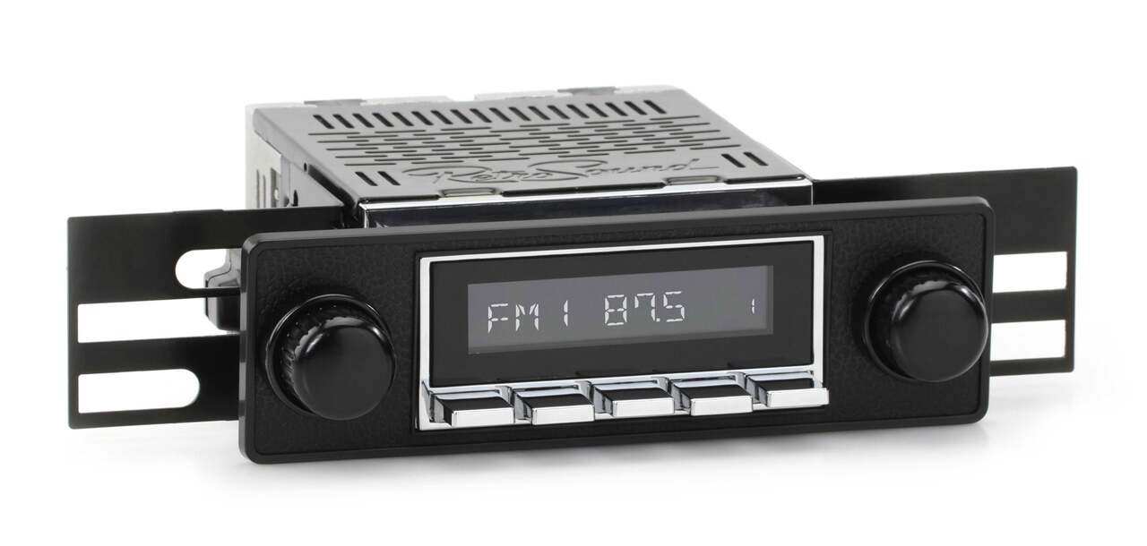 RetroSound 1955-1968 Alfa Romeo Giulia RetroRadio - view 3