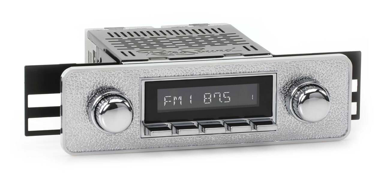 RetroSound 1959-1970 Volvo 122S RetroRadio - view 2