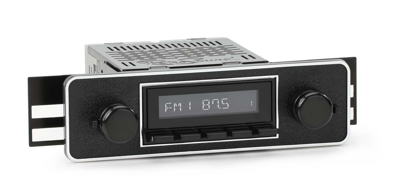 RetroSound 1962-1979 MG Midget RetroRadio - view 4