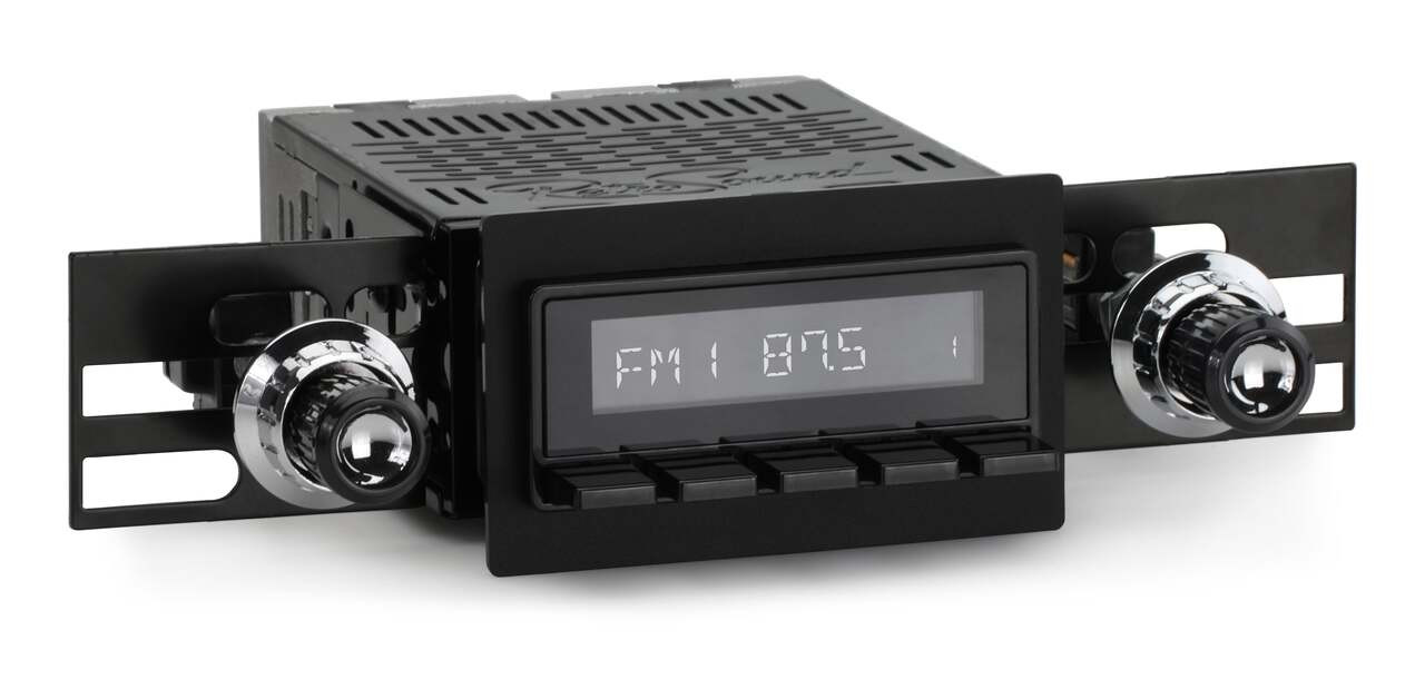 RetroSound 1966-71 International Scout 800 Denver DAB+ Radio